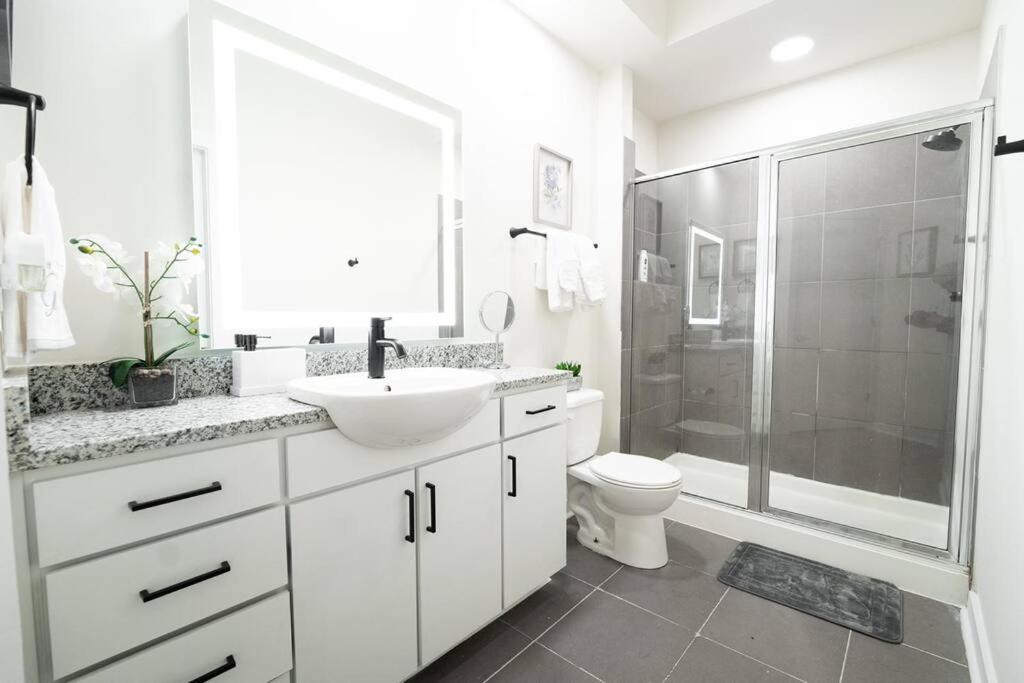 Luxury Apartment Wifi, Gym, Pool, Shops & Food! Unit 329 Charlotte Dış mekan fotoğraf