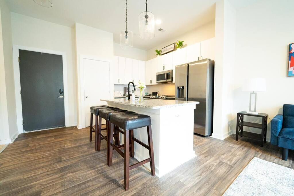 Luxury Apartment Wifi, Gym, Pool, Shops & Food! Unit 329 Charlotte Dış mekan fotoğraf