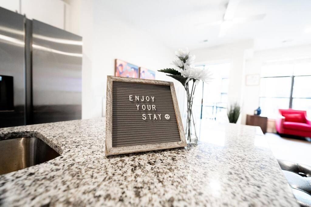 Luxury Apartment Wifi, Gym, Pool, Shops & Food! Unit 329 Charlotte Dış mekan fotoğraf